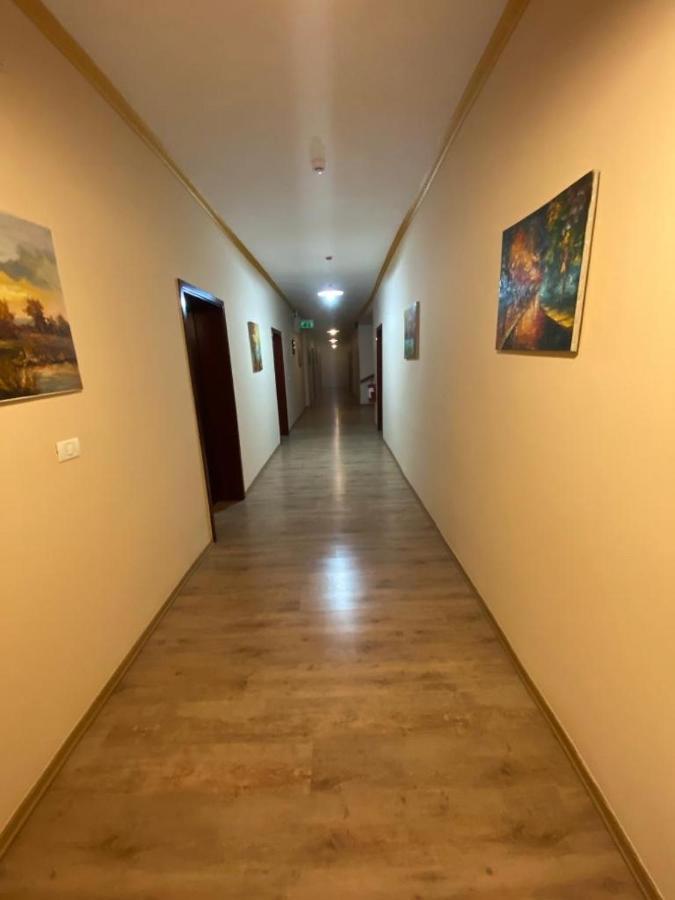 British Hotel פוגרדץ מראה חיצוני תמונה