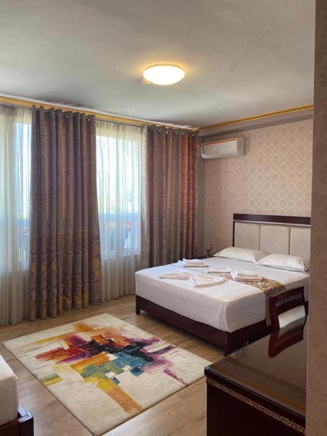 British Hotel פוגרדץ מראה חיצוני תמונה
