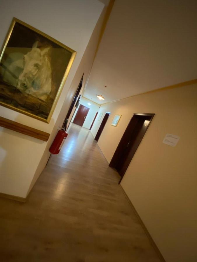 British Hotel פוגרדץ מראה חיצוני תמונה