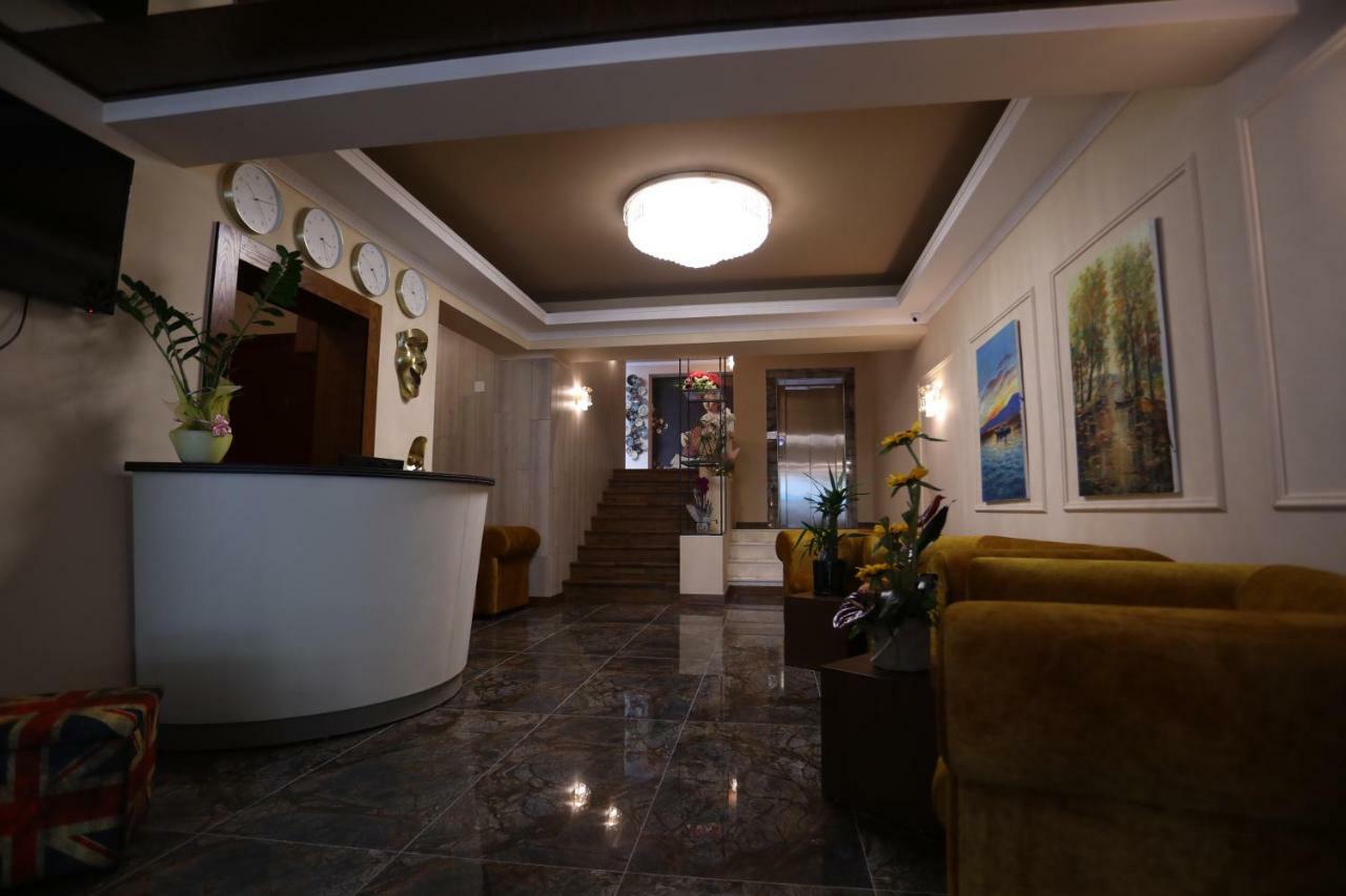 British Hotel פוגרדץ מראה חיצוני תמונה
