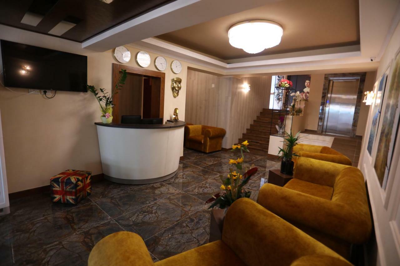 British Hotel פוגרדץ מראה חיצוני תמונה