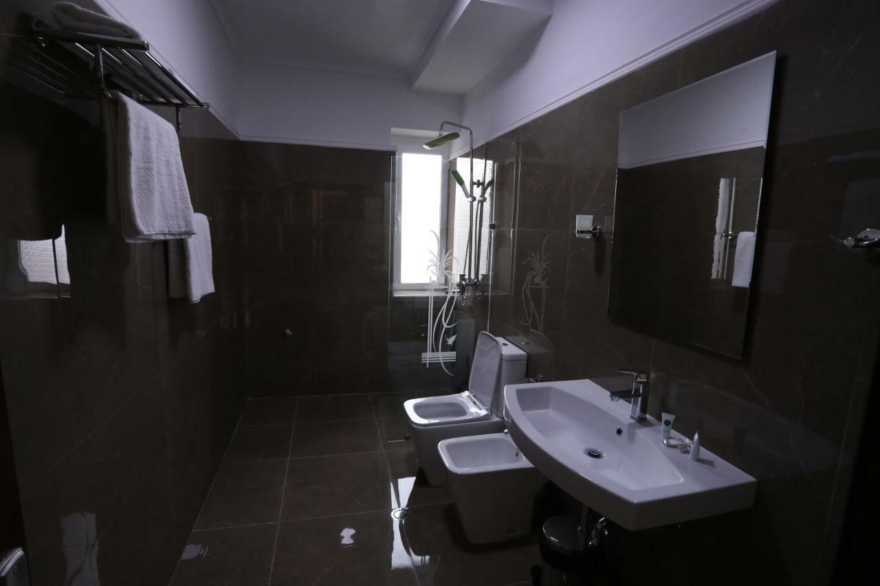 British Hotel פוגרדץ מראה חיצוני תמונה