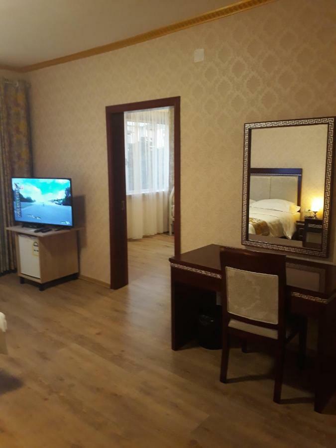 British Hotel פוגרדץ מראה חיצוני תמונה